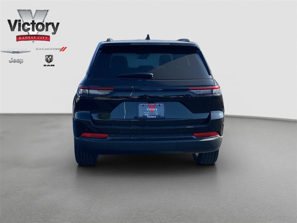 new 2025 Jeep Grand Cherokee car, priced at $49,370