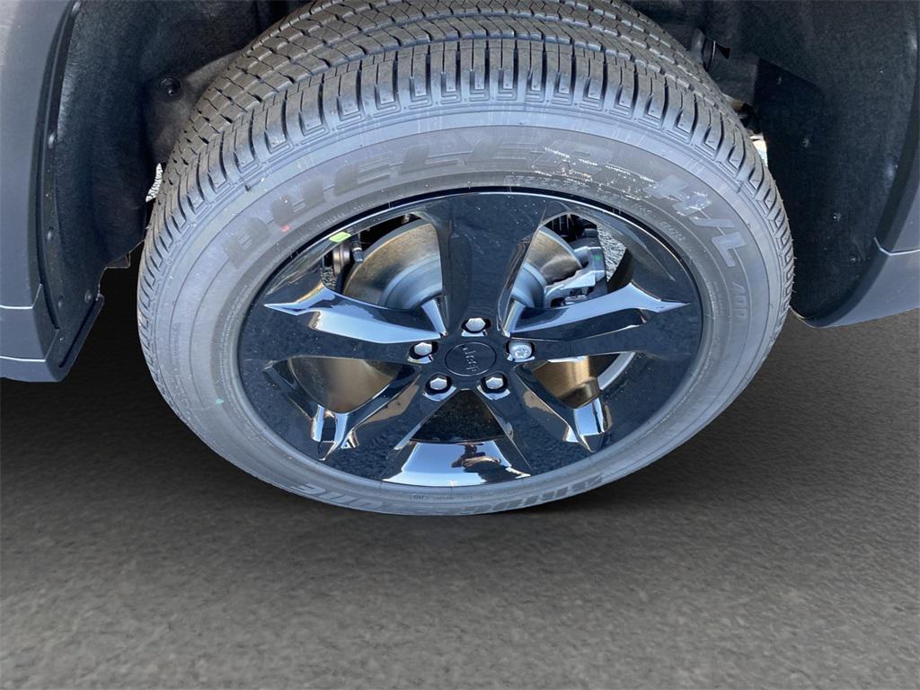 new 2025 Jeep Grand Cherokee car, priced at $49,370