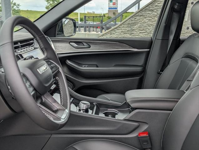 new 2025 Jeep Grand Cherokee car, priced at $53,730