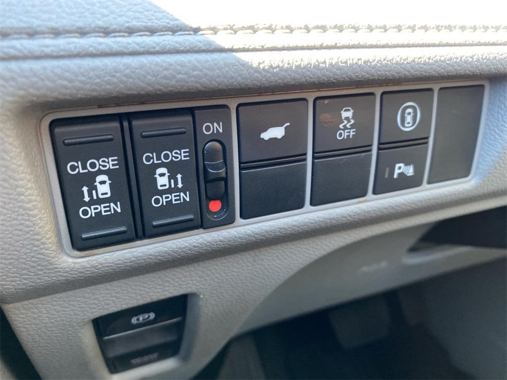 used 2023 Honda Odyssey car, priced at $35,641