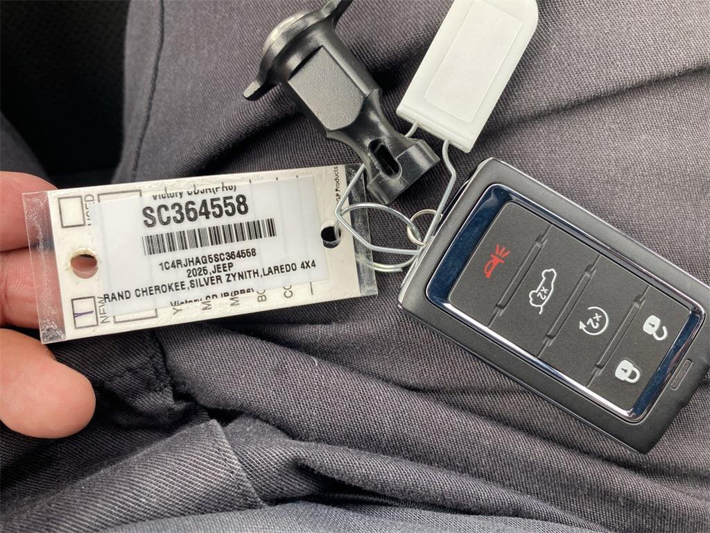 new 2025 Jeep Grand Cherokee car, priced at $48,870