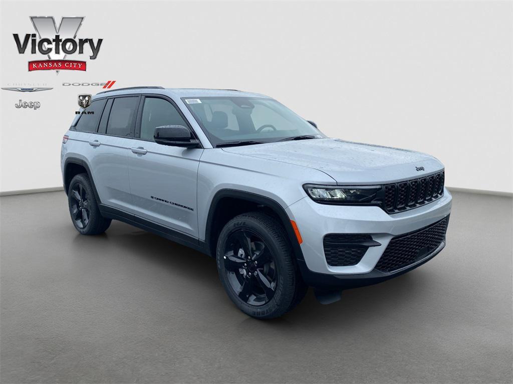 new 2025 Jeep Grand Cherokee car, priced at $48,870