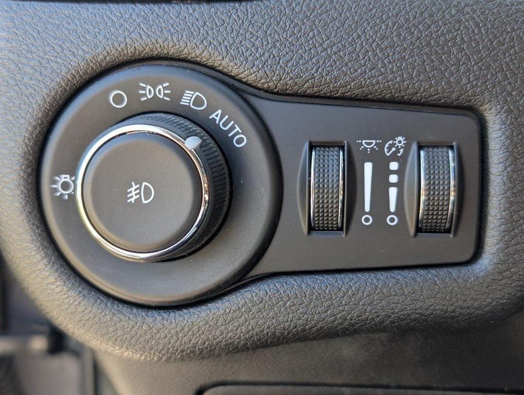 used 2020 Jeep Cherokee car, priced at $33,140
