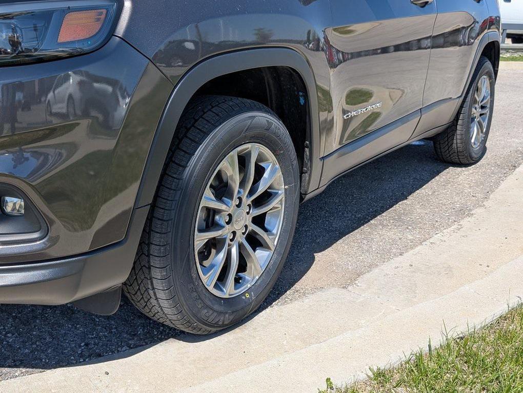 used 2020 Jeep Cherokee car, priced at $33,140
