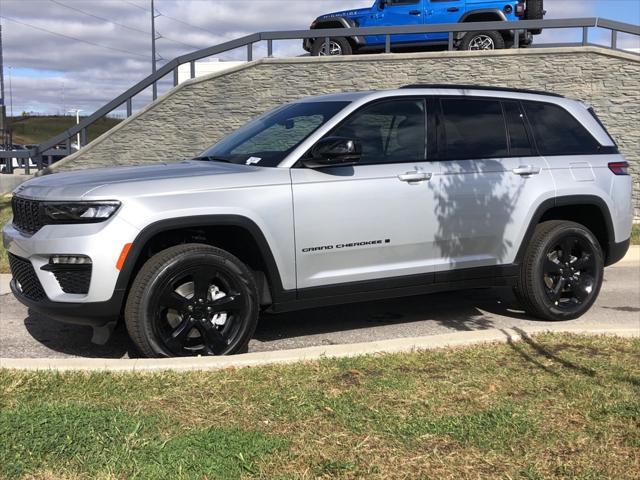 new 2025 Jeep Grand Cherokee car, priced at $52,535