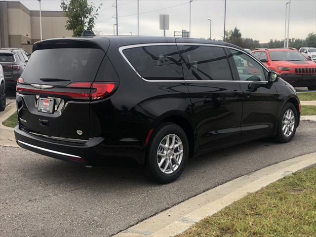 new 2024 Chrysler Pacifica car, priced at $44,695