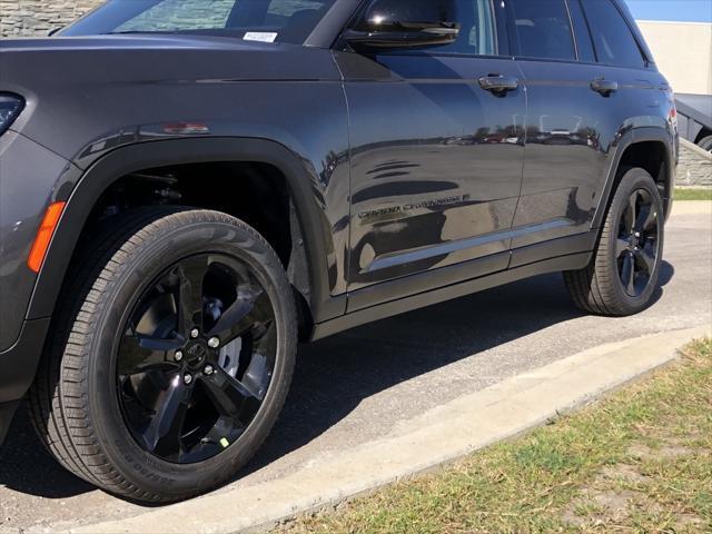 new 2025 Jeep Grand Cherokee car, priced at $52,535