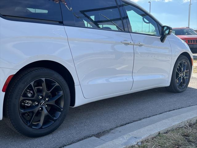 new 2024 Chrysler Pacifica car, priced at $56,460