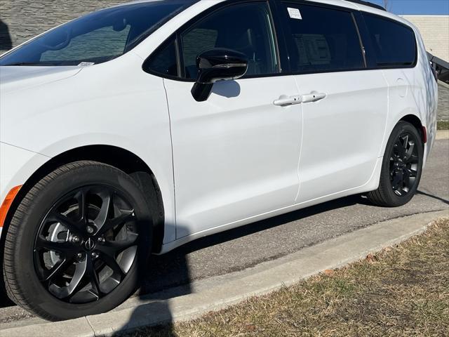 new 2024 Chrysler Pacifica car, priced at $56,460