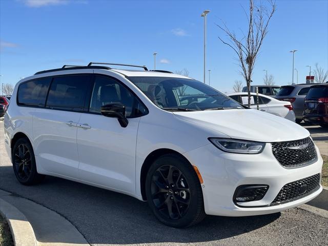 new 2024 Chrysler Pacifica car, priced at $56,460