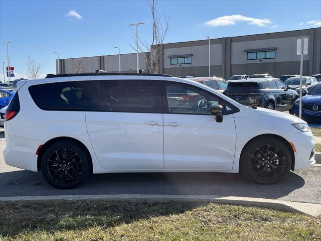 new 2024 Chrysler Pacifica car, priced at $56,460