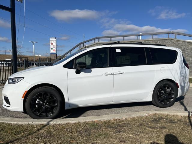 new 2024 Chrysler Pacifica car, priced at $56,460