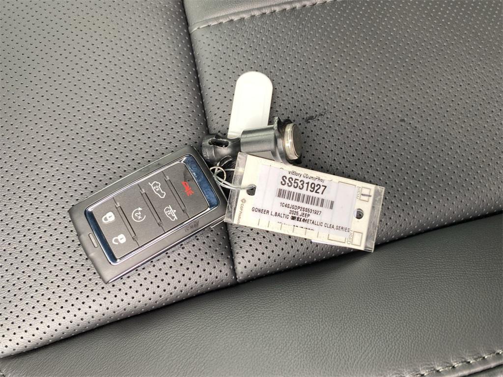 new 2025 Jeep Wagoneer L car, priced at $86,230