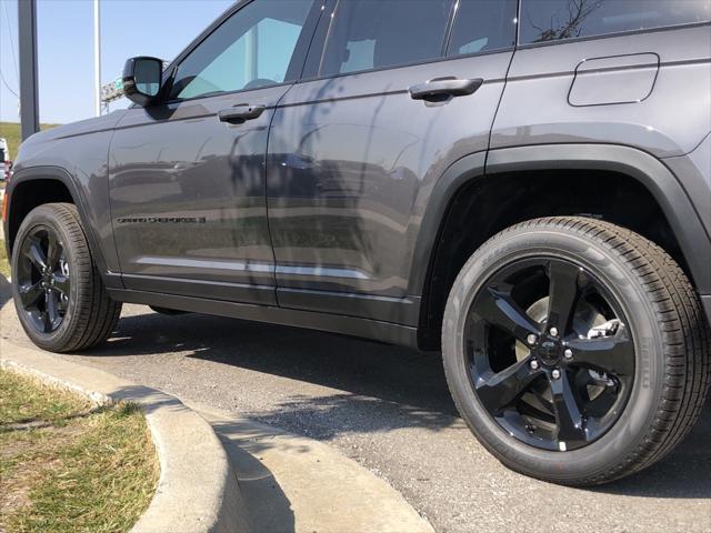 new 2025 Jeep Grand Cherokee car, priced at $55,460