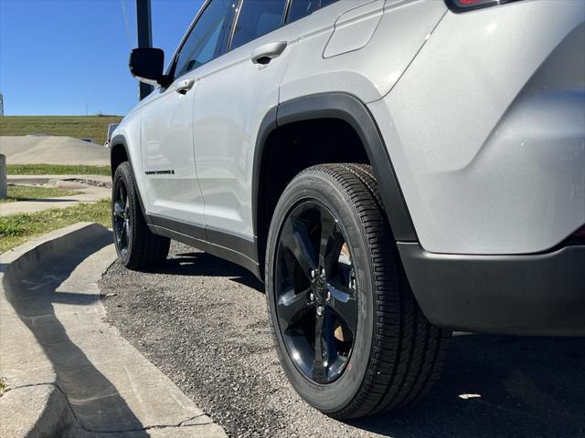 new 2024 Jeep Grand Cherokee car, priced at $49,175