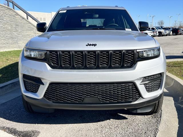 new 2024 Jeep Grand Cherokee car, priced at $49,175