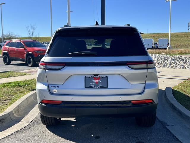 new 2024 Jeep Grand Cherokee car, priced at $49,175