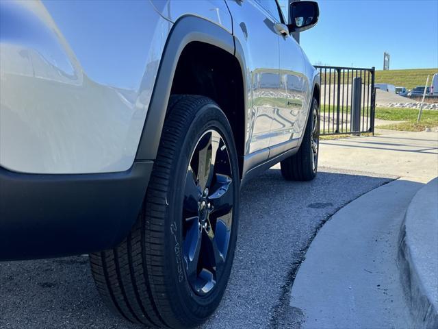 new 2024 Jeep Grand Cherokee car, priced at $49,175