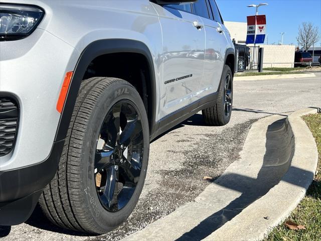 new 2024 Jeep Grand Cherokee car, priced at $49,175