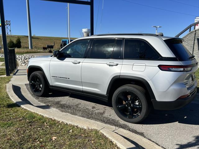 new 2024 Jeep Grand Cherokee car, priced at $49,175