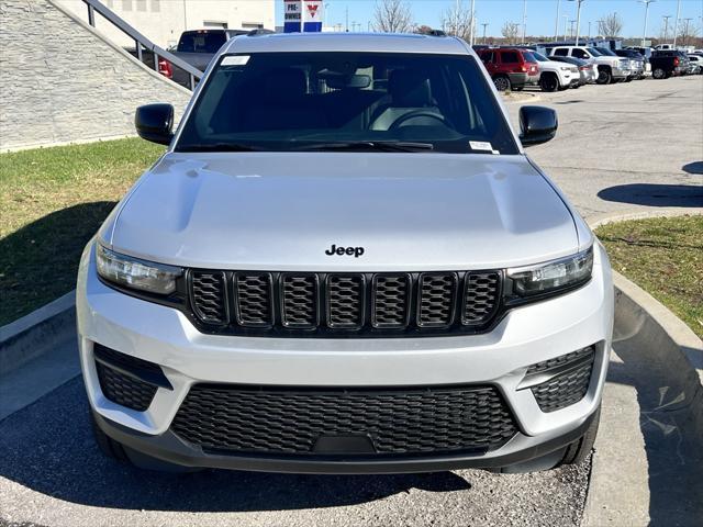 new 2024 Jeep Grand Cherokee car, priced at $49,175