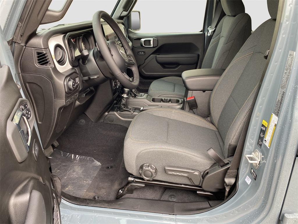 new 2025 Jeep Gladiator car, priced at $50,640