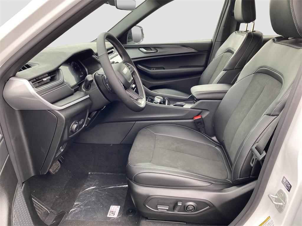 new 2025 Jeep Grand Cherokee car, priced at $48,775