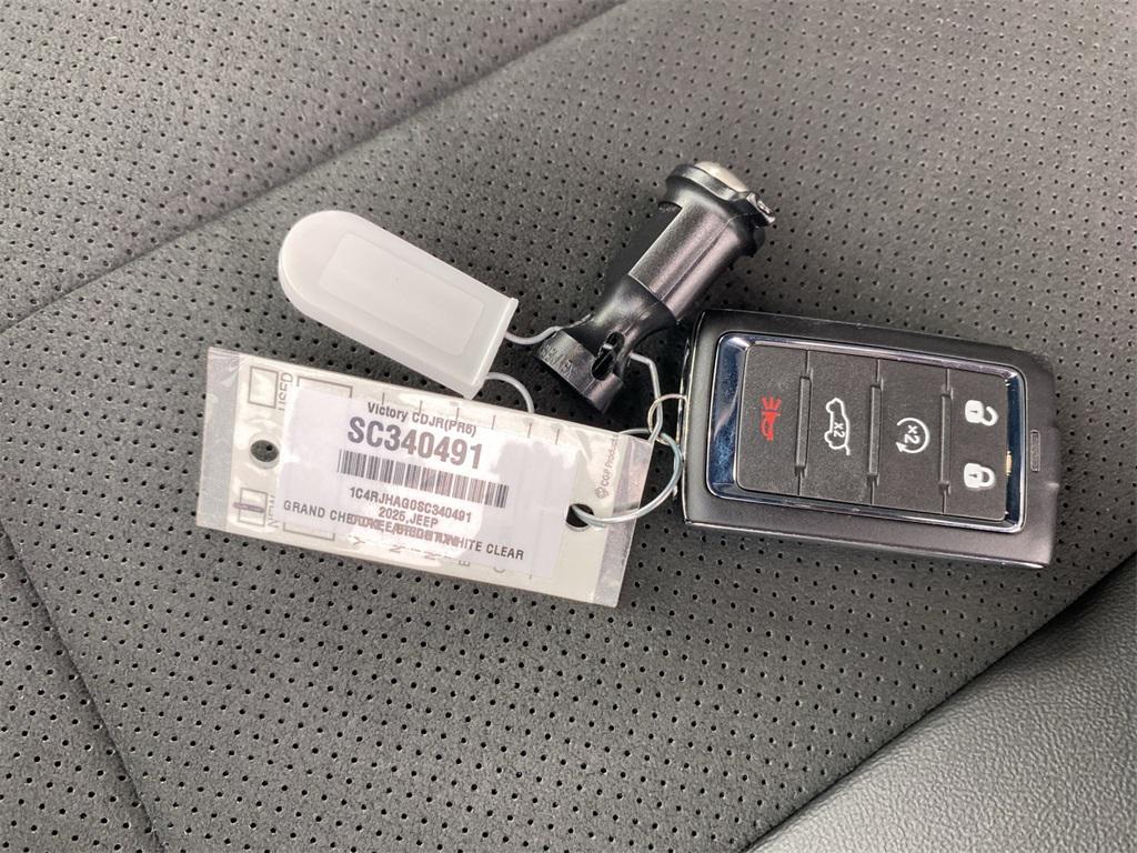 new 2025 Jeep Grand Cherokee car, priced at $48,775