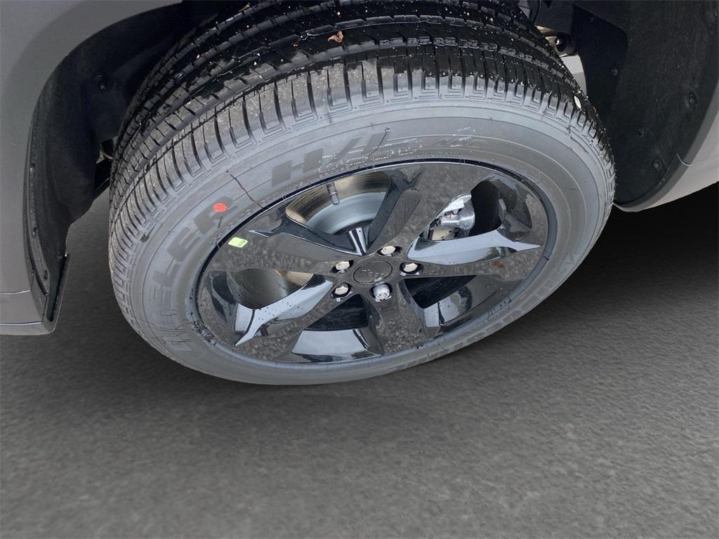 new 2025 Jeep Grand Cherokee car, priced at $49,370