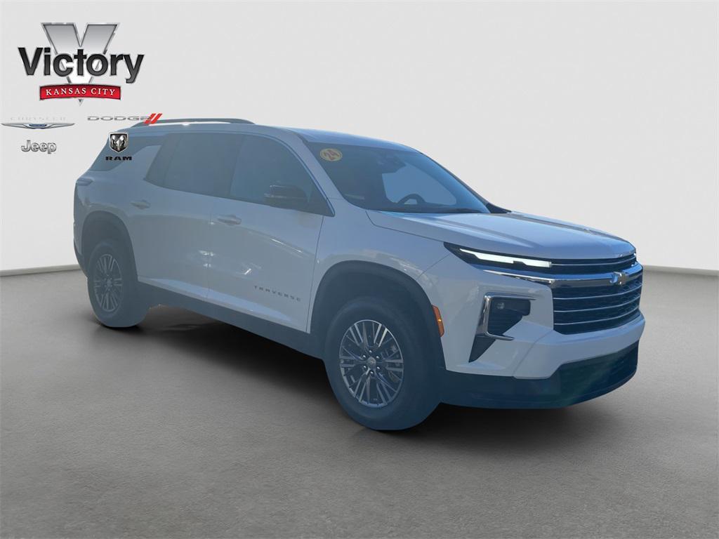 used 2025 Chevrolet Traverse car, priced at $39,500