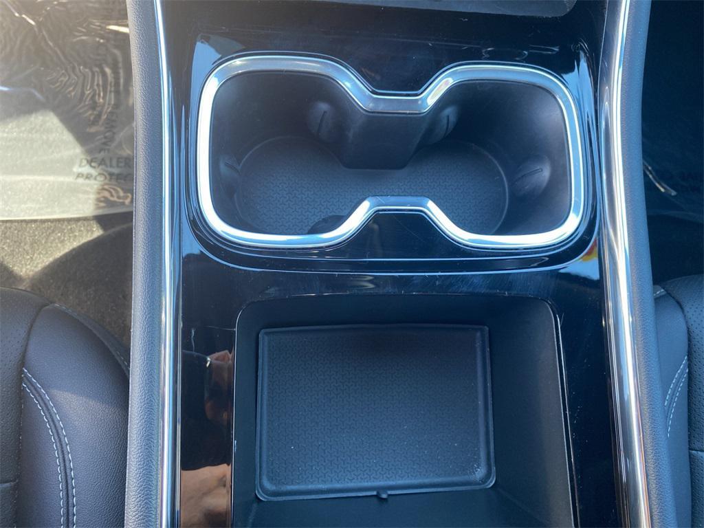 used 2025 Chevrolet Traverse car, priced at $39,500