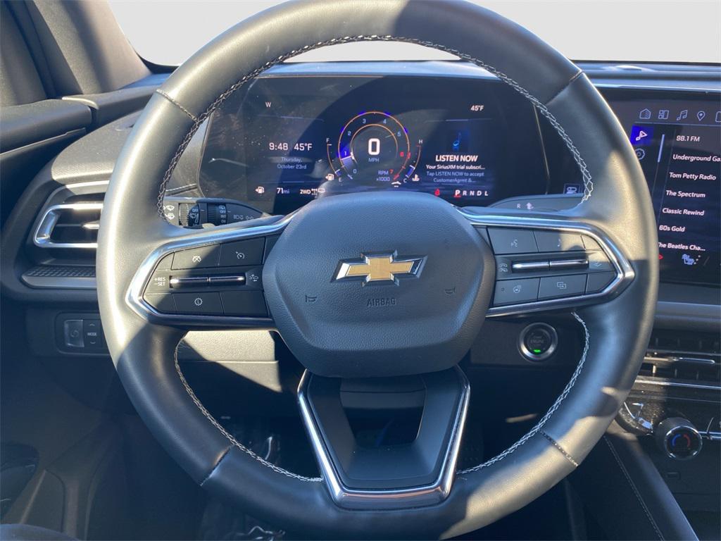 used 2025 Chevrolet Traverse car, priced at $39,500