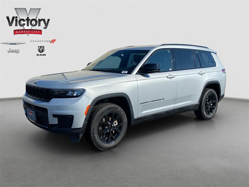 used 2024 Jeep Grand Cherokee L car, priced at $25,841
