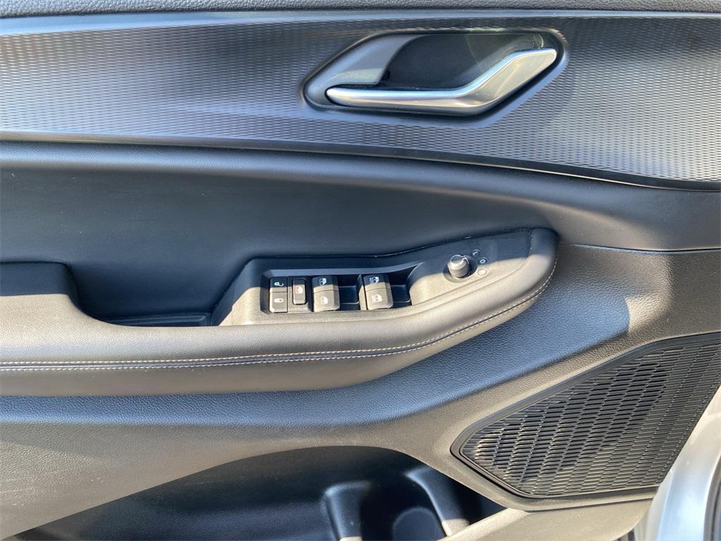 used 2024 Jeep Grand Cherokee L car, priced at $25,841