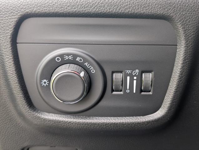 new 2025 Jeep Grand Cherokee car, priced at $42,375