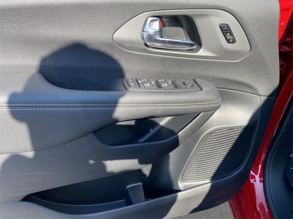 new 2026 Chrysler Pacifica car, priced at $46,235