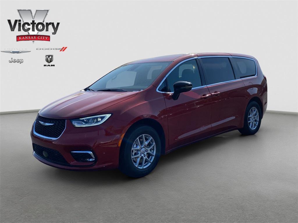 new 2026 Chrysler Pacifica car, priced at $46,235