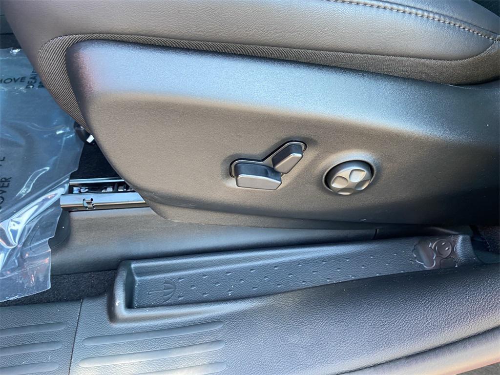 new 2026 Chrysler Pacifica car, priced at $46,235