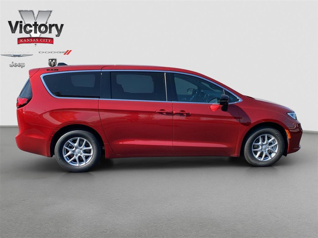 new 2026 Chrysler Pacifica car, priced at $46,235