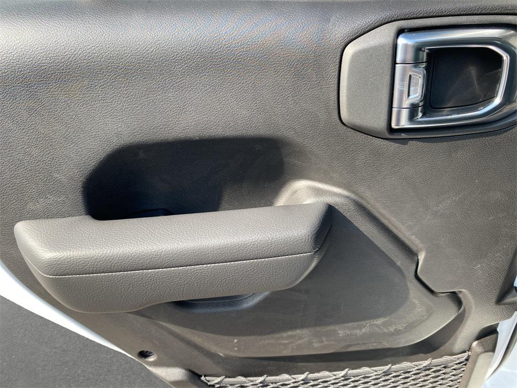 new 2025 Jeep Wrangler car, priced at $52,045