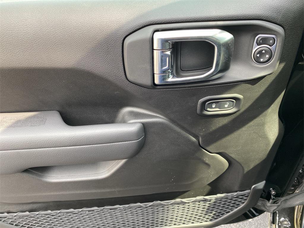 new 2025 Jeep Gladiator car, priced at $51,740