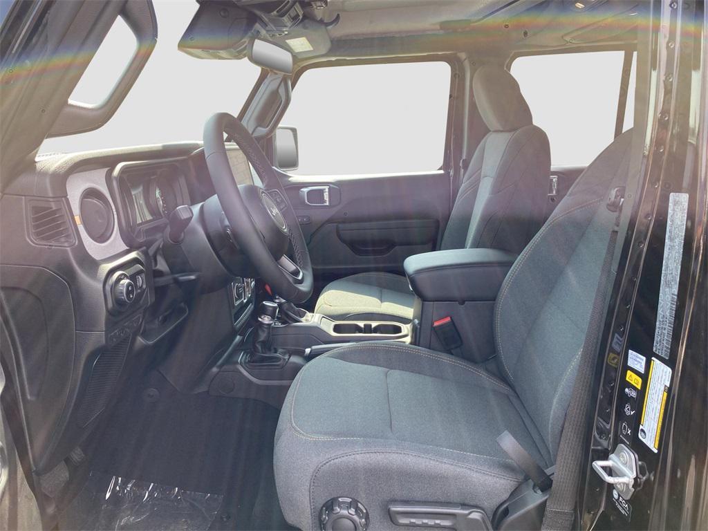 new 2025 Jeep Gladiator car, priced at $51,740