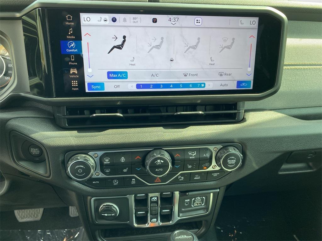 new 2025 Jeep Gladiator car, priced at $51,740