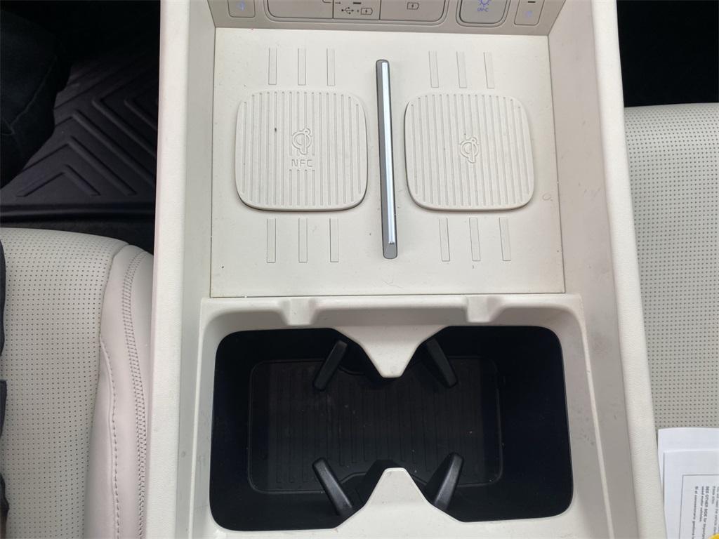 used 2024 Hyundai Santa Fe car, priced at $34,377