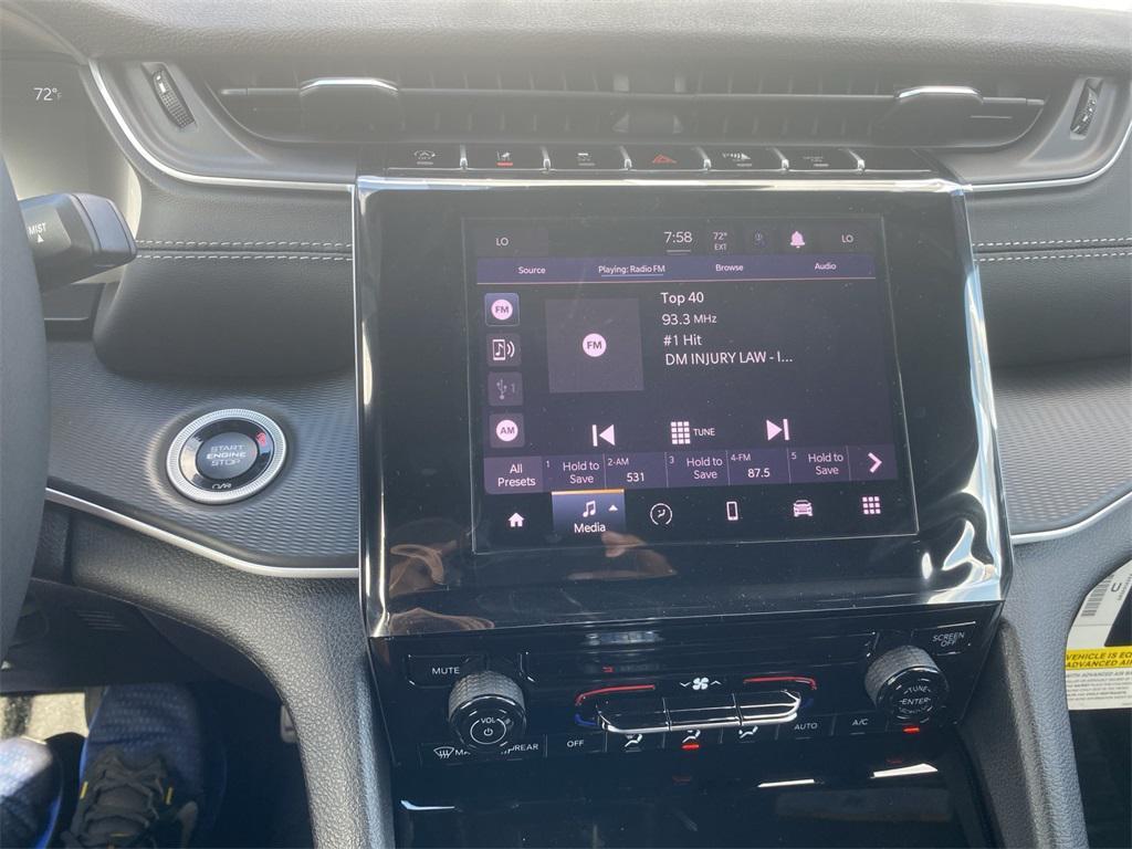 new 2025 Jeep Grand Cherokee car, priced at $42,375