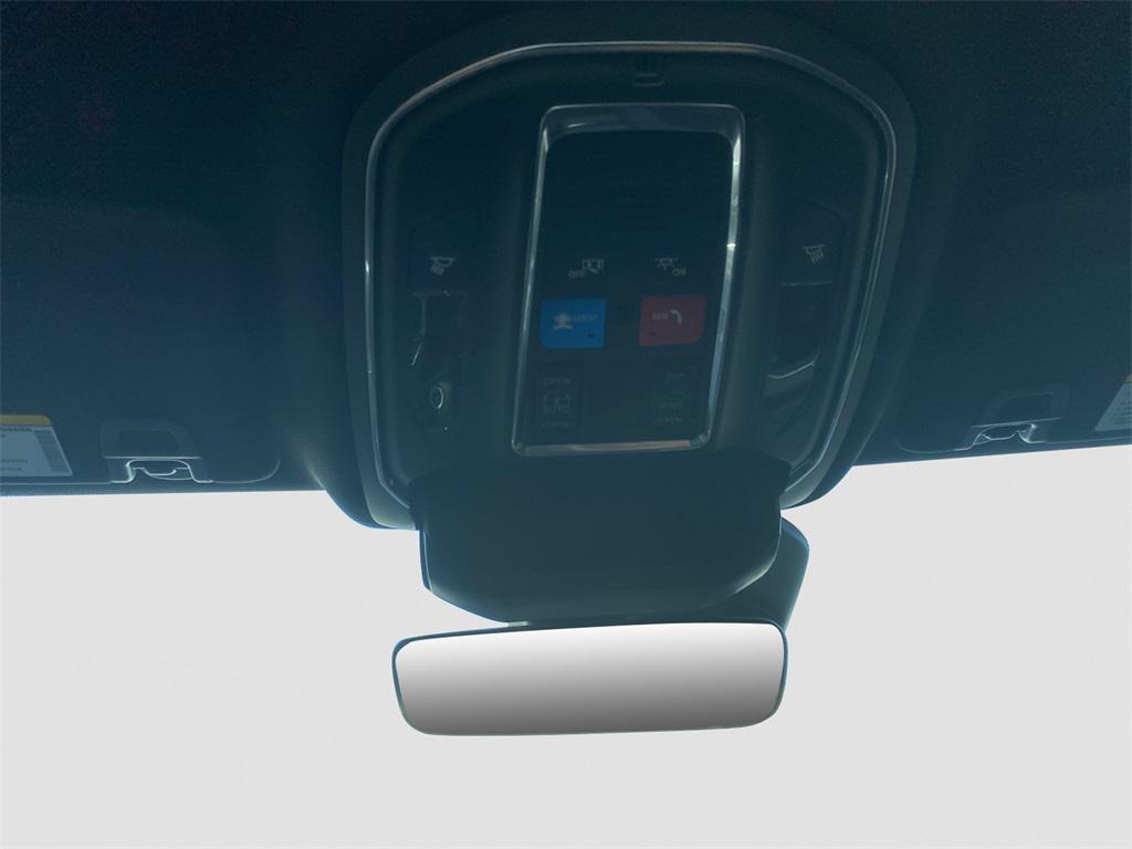 new 2025 Jeep Grand Cherokee car, priced at $42,375