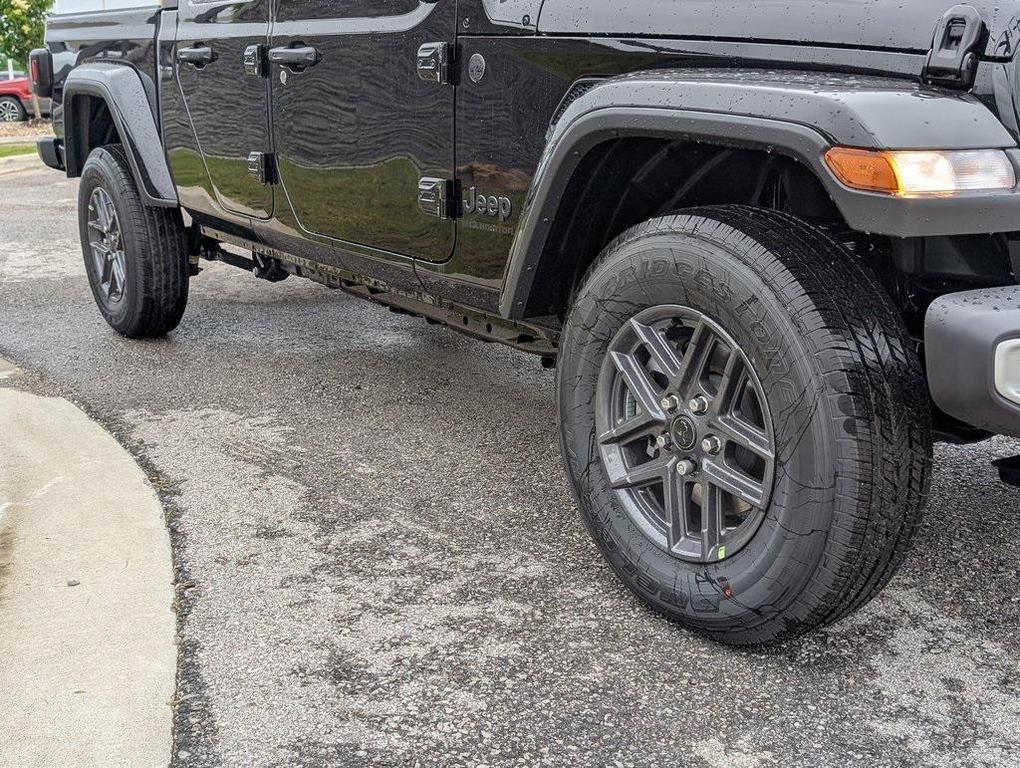 new 2025 Jeep Gladiator car, priced at $48,350