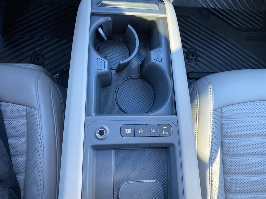 used 2024 Kia EV9 car, priced at $39,995