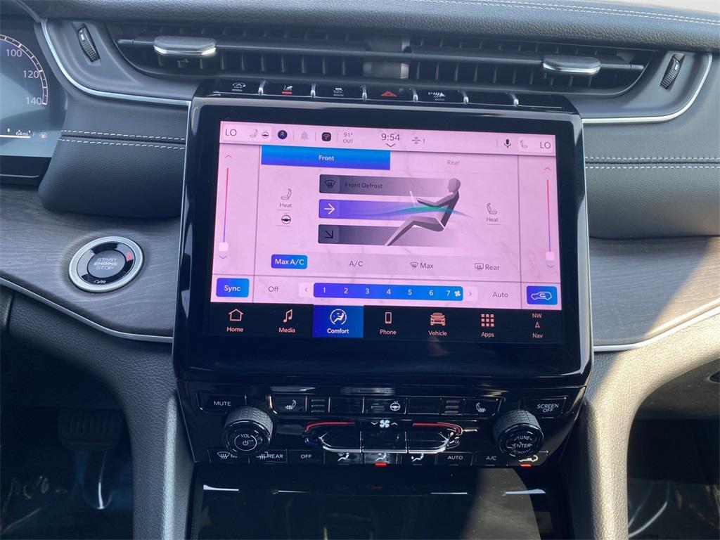 new 2025 Jeep Grand Cherokee L car, priced at $53,215