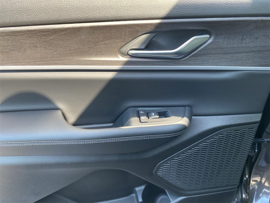 new 2025 Jeep Grand Cherokee L car, priced at $53,215